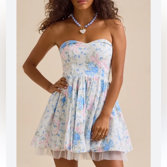 Altar'd State Dresses & Skirts - NWT Altar'd State Claire Floral Mini Dress Size L